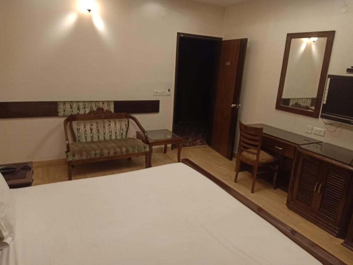 Hotel Clark Heights Νέο Δελχί Εξωτερικό φωτογραφία