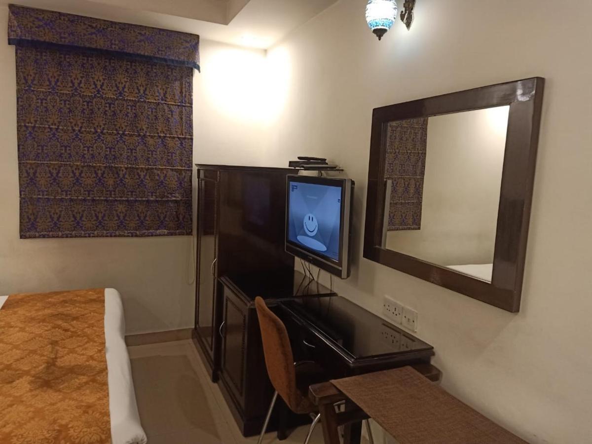 Hotel Clark Heights Νέο Δελχί Εξωτερικό φωτογραφία