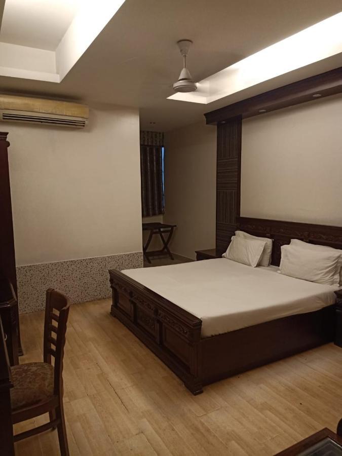 Hotel Clark Heights Νέο Δελχί Εξωτερικό φωτογραφία