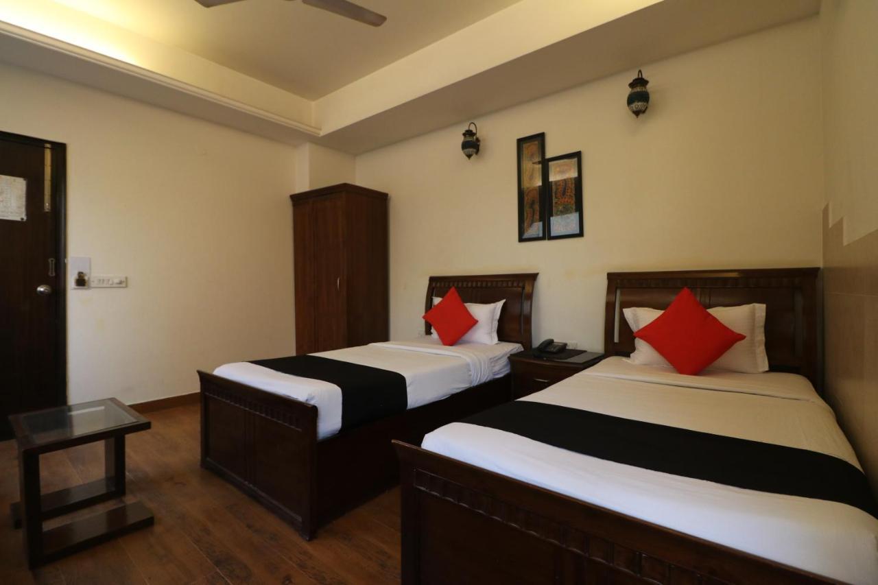 Hotel Clark Heights Νέο Δελχί Εξωτερικό φωτογραφία
