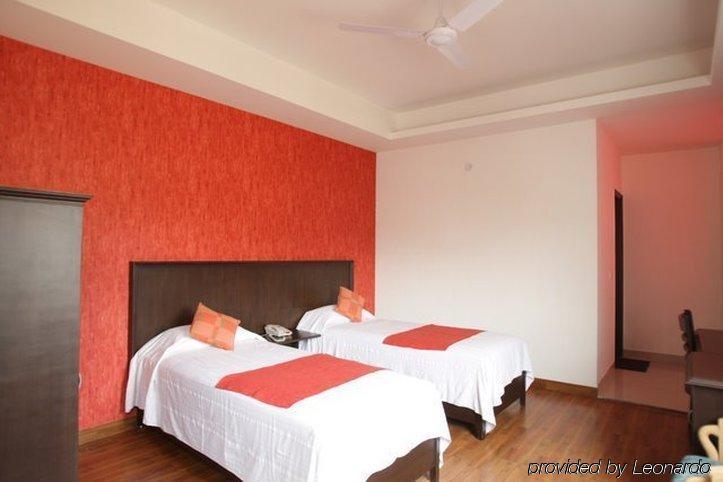 Hotel Clark Heights Νέο Δελχί Δωμάτιο φωτογραφία