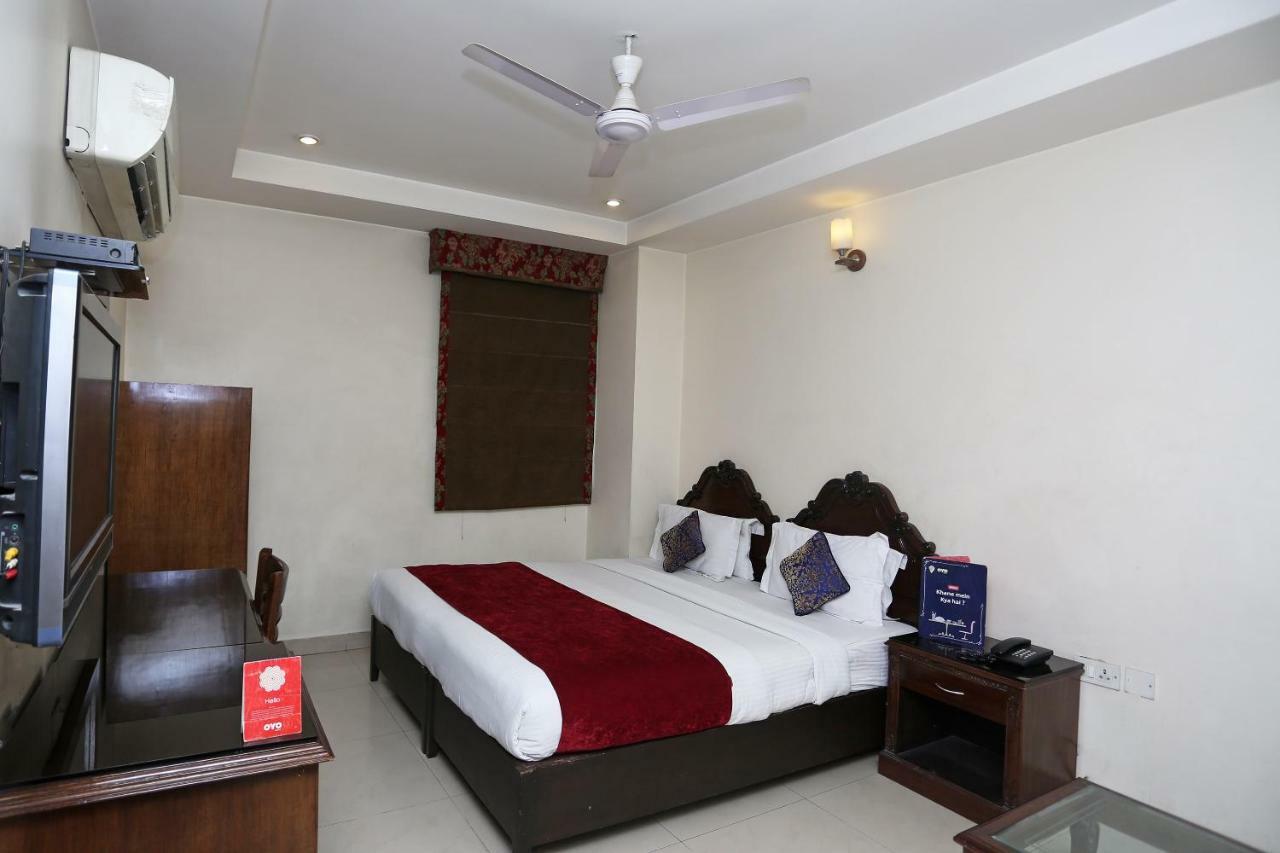 Hotel Clark Heights Νέο Δελχί Εξωτερικό φωτογραφία