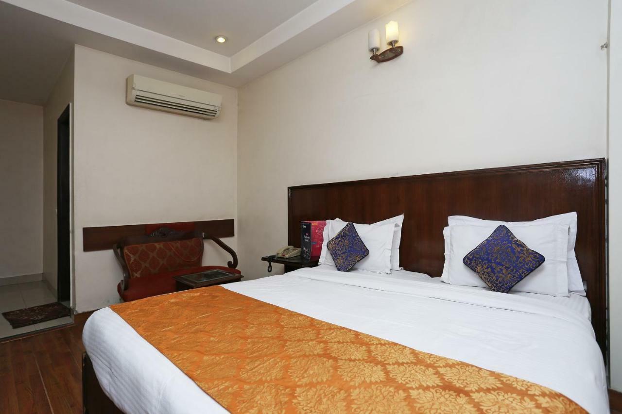 Hotel Clark Heights Νέο Δελχί Εξωτερικό φωτογραφία