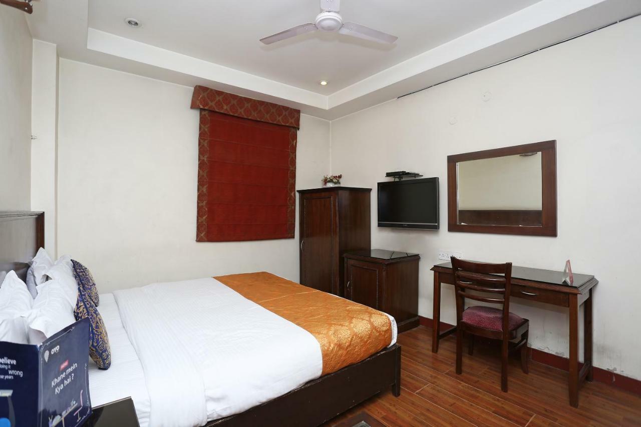 Hotel Clark Heights Νέο Δελχί Εξωτερικό φωτογραφία