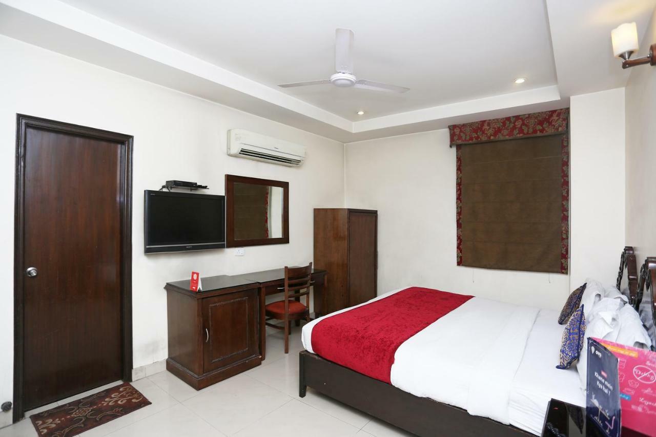 Hotel Clark Heights Νέο Δελχί Εξωτερικό φωτογραφία